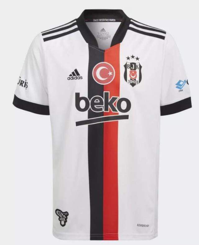 Beşiktaş yeni sezon formalarını tanıttı! 'Önce Beşiktaş vardı' detayı beğeni topladı