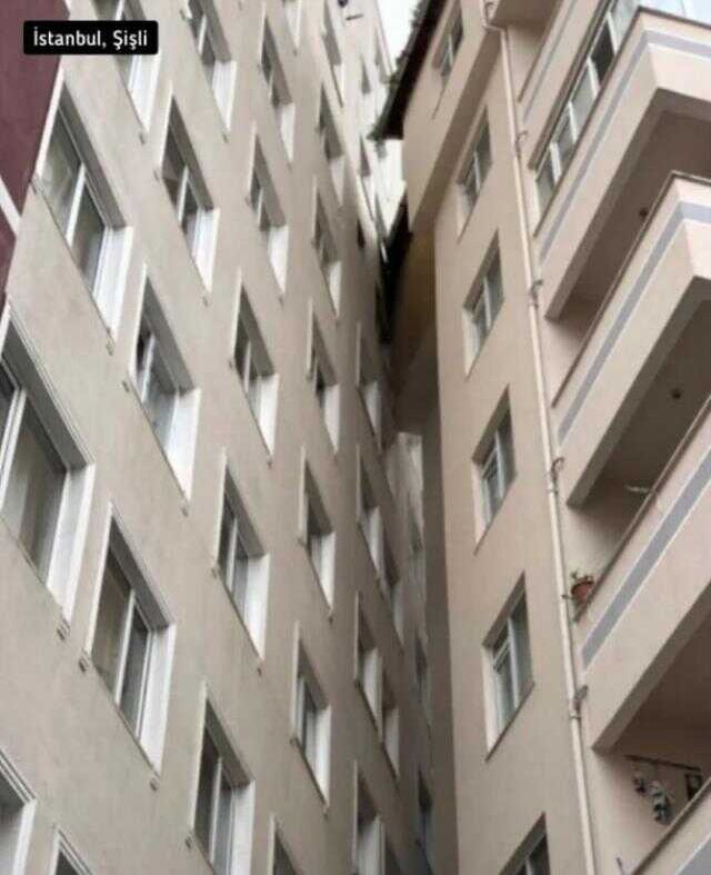 Türkiye asrın felaketini yaşarken, İstanbul Bağcılar'da inşa edilen bir binaya ait fotoğraf kaygıları artırdı
