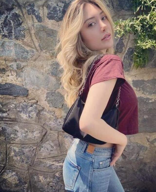 Mehmet Ali Erbil'in kızı Yasmin, leopar desenli bikinisiyle ağızları açık bıraktı