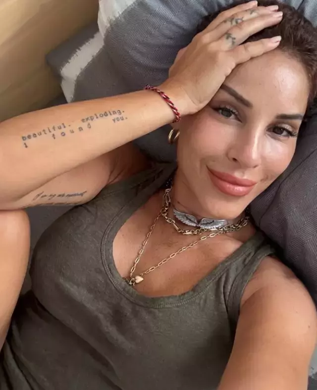 Irmak Ünal در حین مبارزه با سرطان تجربیاتش را به اشتراک گذاشت