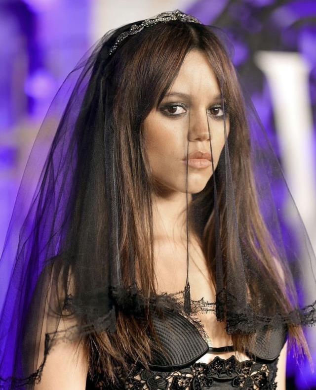 Jenna Ortega kimdir? Jenna Ortega kaç yaşında, nereli? Jenna Ortega oynadığı film ve diziler neler? Jenna Ortega Instagram hesabı!