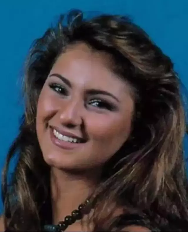 عکس پینار آلتوق در ۱۹ سالگی مورد توجه زیادی قرار گرفت