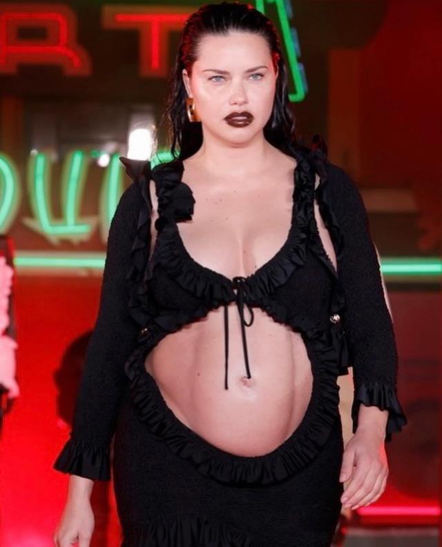 Adriana Lima hamile mi? Adriana Lima hamilelik göbek kası resimleri!