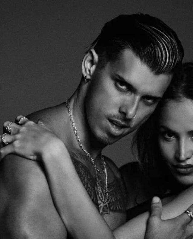 Berna Keklikler'in sevgilisi ile verdiği cüretkar pozlar ağızları açık bıraktı