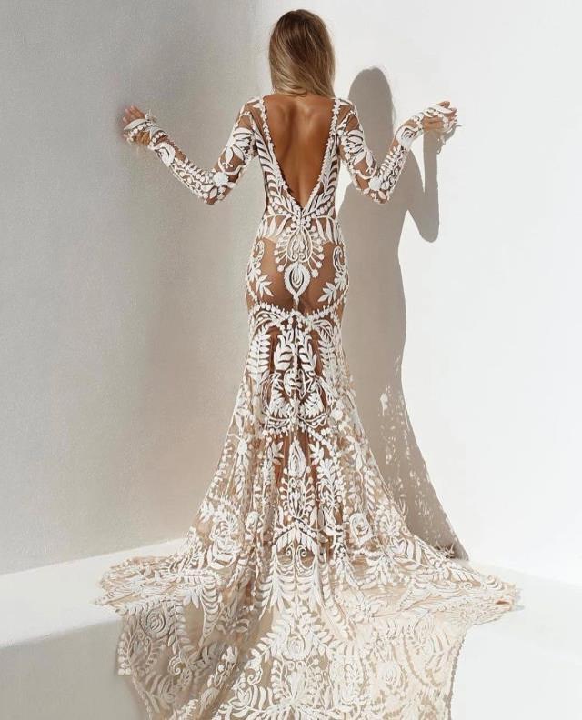 Tanga gelinlik kriz çıkardı: Düğüne böyle gelinmez, yatak odasında giysinler