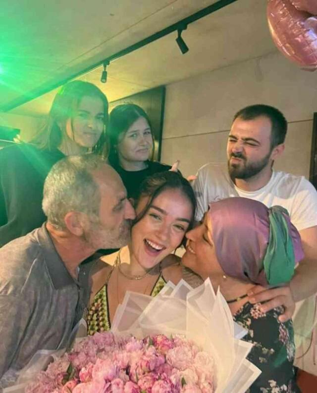 Kimse bilmiyordu! İşte Zehra Güneş'in sır gibi sakladığı abisi