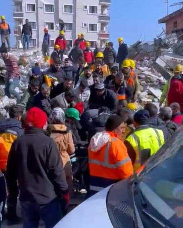 Ağabeyi tarafından enkazdan çıkarılan inşaat işçisiyle ilgili yürek yakan detay: Van depreminde kurtulmuştu