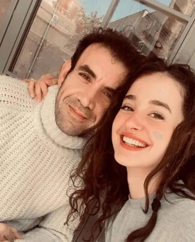 Oyuncu Mehmet Yılmaz Ak, 14 yaş küçük sevgilisiyle ayrıldı