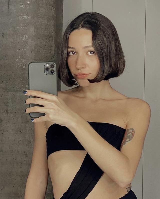 Zeynep Bastık kimdir? Zeynep Bastık kaç yaşında, nereli? Zeynep Bastık şarkıları neler? Zeynep Bastık İnstagram hesabı!
