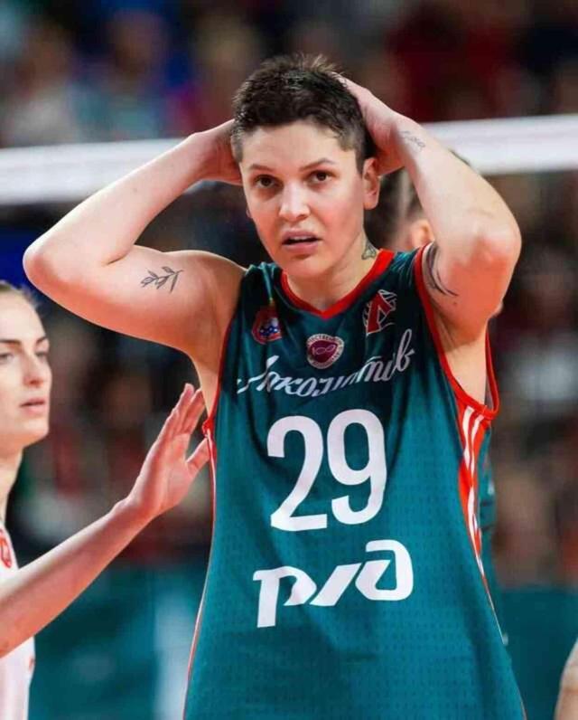 Ebrar Karakurt Neden Sinirlendi? Rusya Takım Kaptanının Maç Sonrası Hareketi Ne?