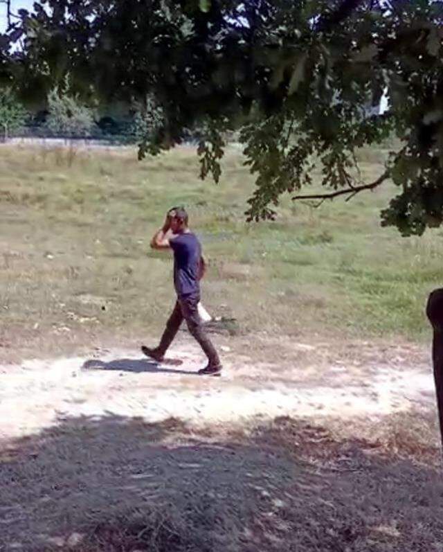 Pişkinliğin bu kadarı! Ormanı yakıp, elini kolunu sallaya sallaya bölgeden ayrıldı
