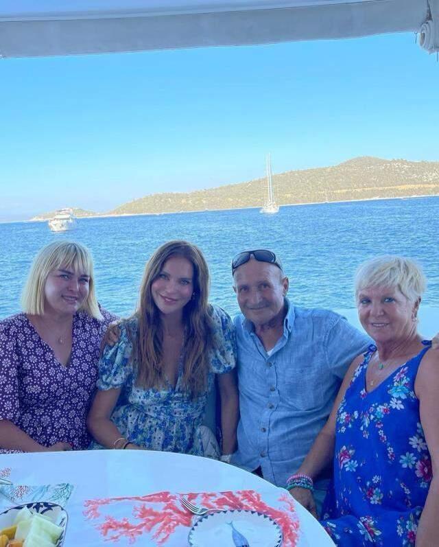 Oğlundan sonra babasını da kanserden kaybeden Ebru Şallı'dan yürek yakan paylaşım