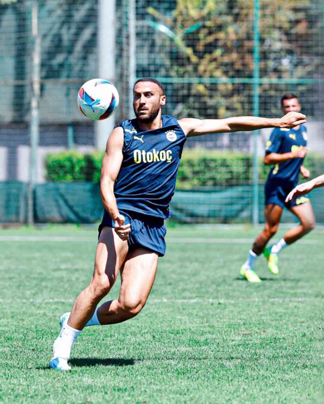 Cenk Tosun Fenerbahçe'den ayrılıyor mu? Cenk Fenerbahçe'den neden ayrılacak?