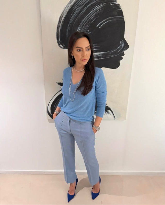 اِبِرو گوندِش با جواهرات میلیونی‌اش! همه توجه‌ها به جواهرات او جلب شد