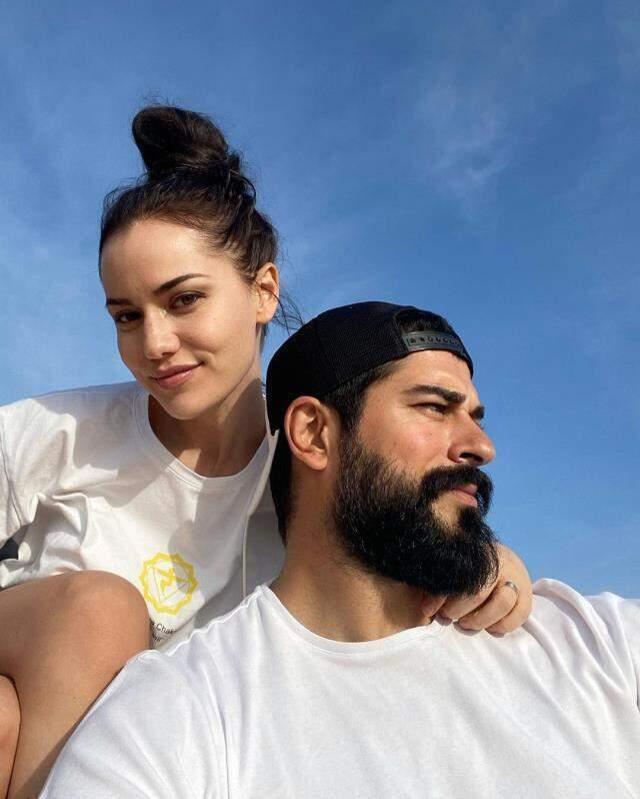 Fahriye Evcen eşi Burak Özçivit'in doğum gününü kutladı, bir fotoğraf herkesin dikkatini çekti