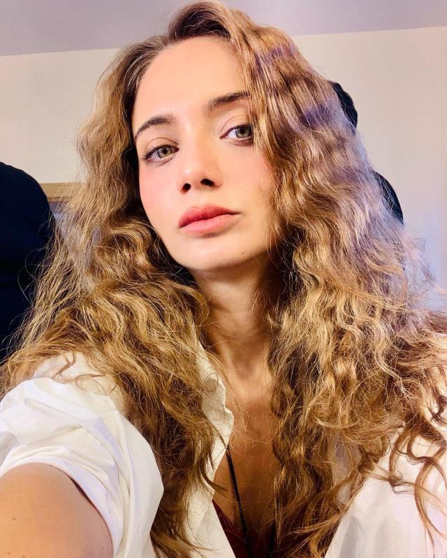 Aziz dizisinin başrolü Damla Sönmez koronavirüse yakalandı