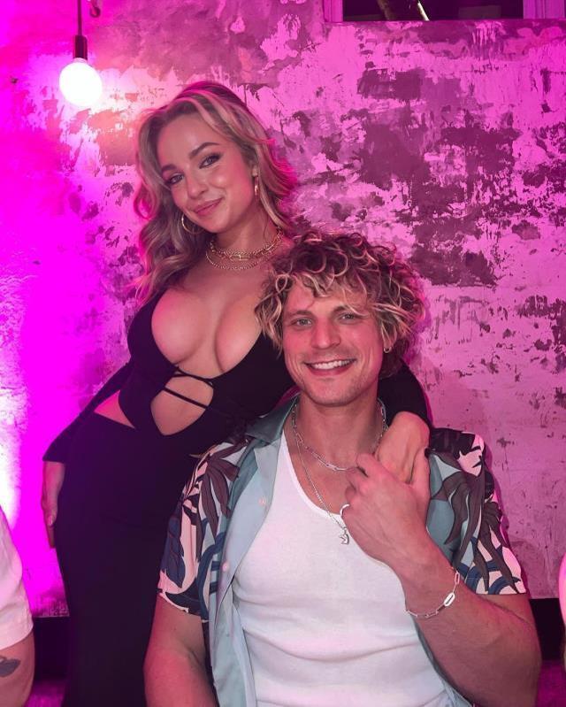 Güzel modelden ağızları açık bırakan itiraf! Okyanusta korku içinde ilişkiye girmiş