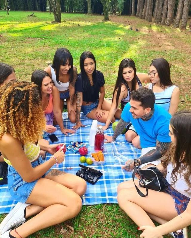 Evde 9 eşiyle birlikte yaşayan adam, kendisini en çok zorlayan meseleyi paylaştı