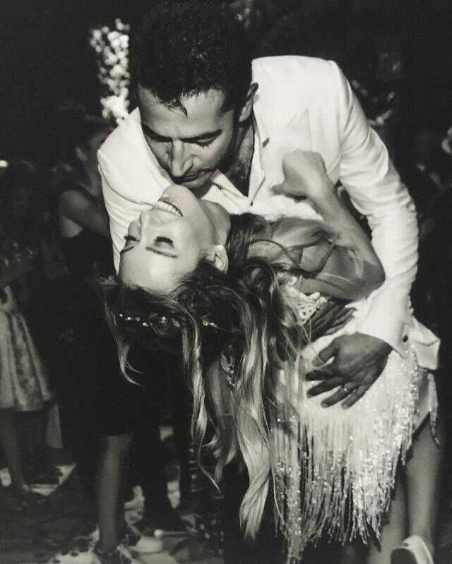 Sinem Kobal ve Kenan İmirzalıoğlu'nun büyük kızı ortaya çıktı! Görenler kime benzediğine karar veremedi