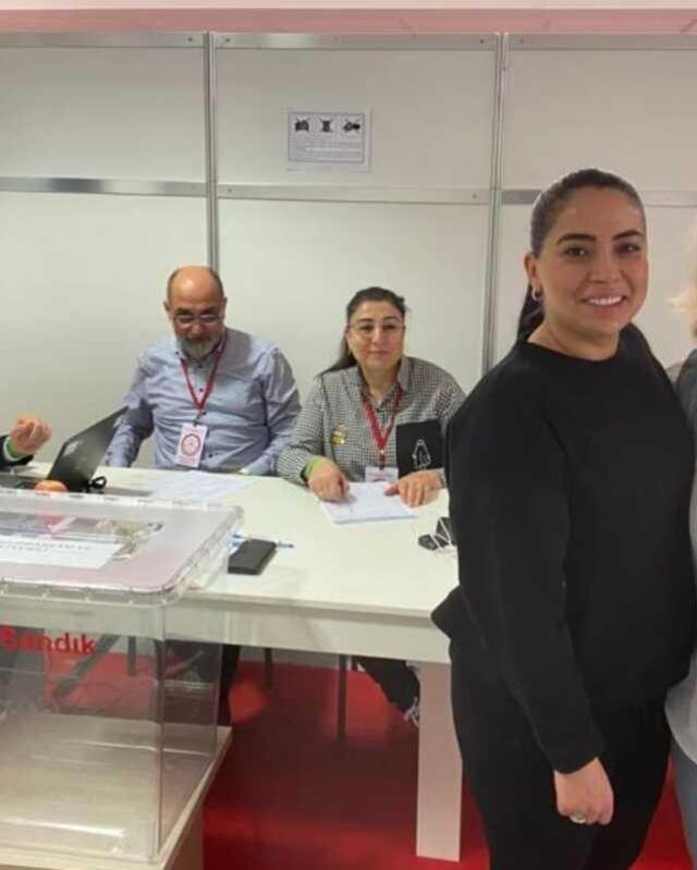 Kilolu haliyle dikkat çekek Tarkan'ın eşi hamile mi? Jet yalanlama geldi