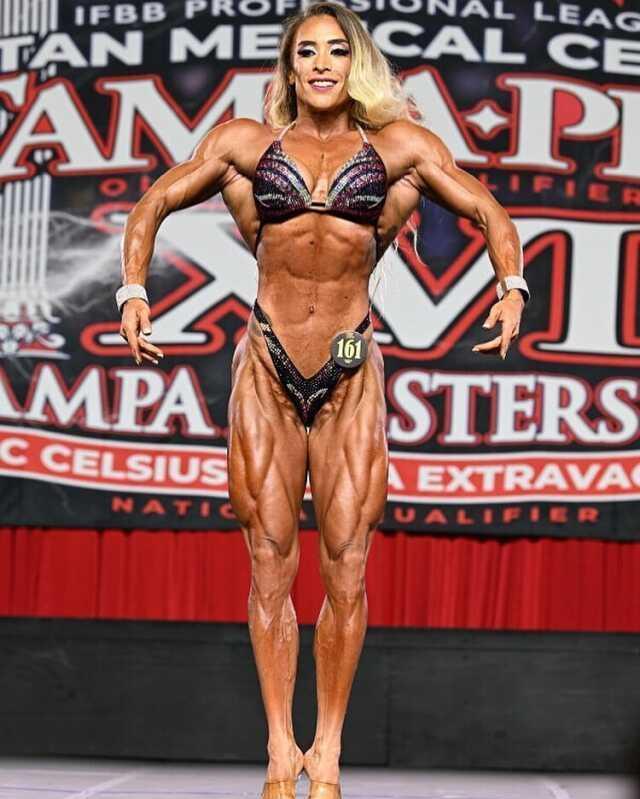 Zafer Partisi İl Başkan Yardımcısı Öykü Başar, vücut geliştirmede dünya şampiyonu oldu