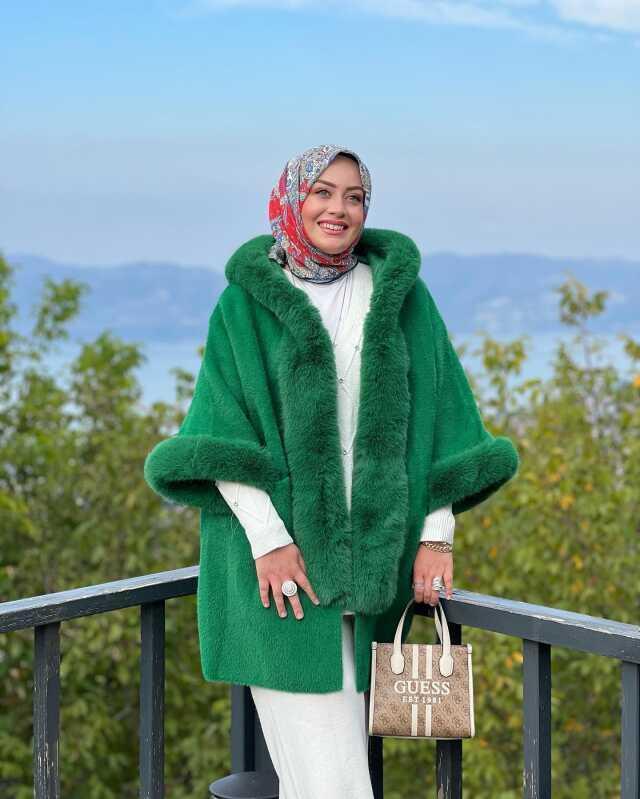 Mal varlığıyla konuşulan fenomen Rabia Toprak'ın bir de köydeki önceki hayatına bakın