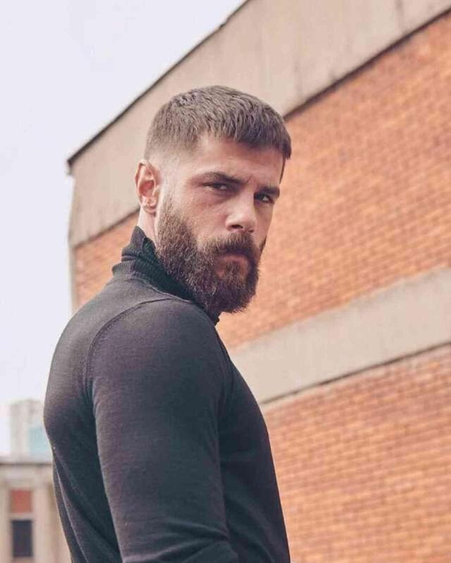 Selahaddin Eyyubi dizisinin Bernard'ı oynayan Berk Cankat nereli, kaç yaşında?