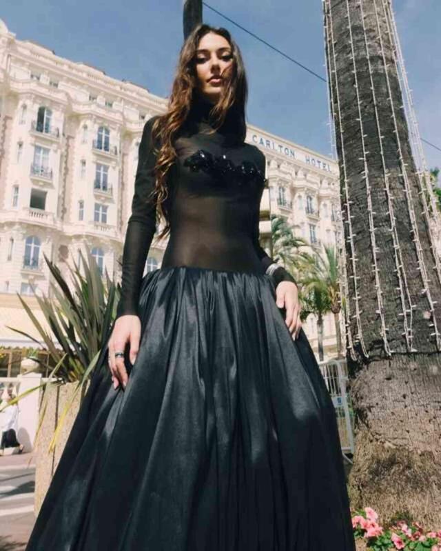 Dilan Çiçek Deniz Cannes Film Festivali'nde ne giydi? Dilan Çiçek Deniz kimdir?