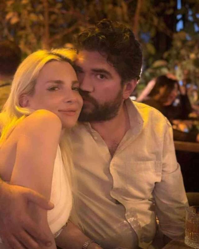 Rasim Ozan Kütahyalı, yeni sevgilisiyle fotoğraf paylaştı