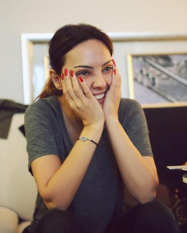 Yay gibi kaşlarıyla hafızalara kazınmıştı, Ebru Gündeş'ten büyük değişim