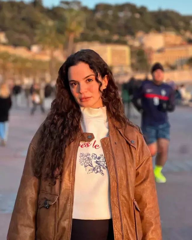 بازیگر آسلی بکیراوغلو دوباره عمل شد! گفته بود 'روده‌ام را بریدند'