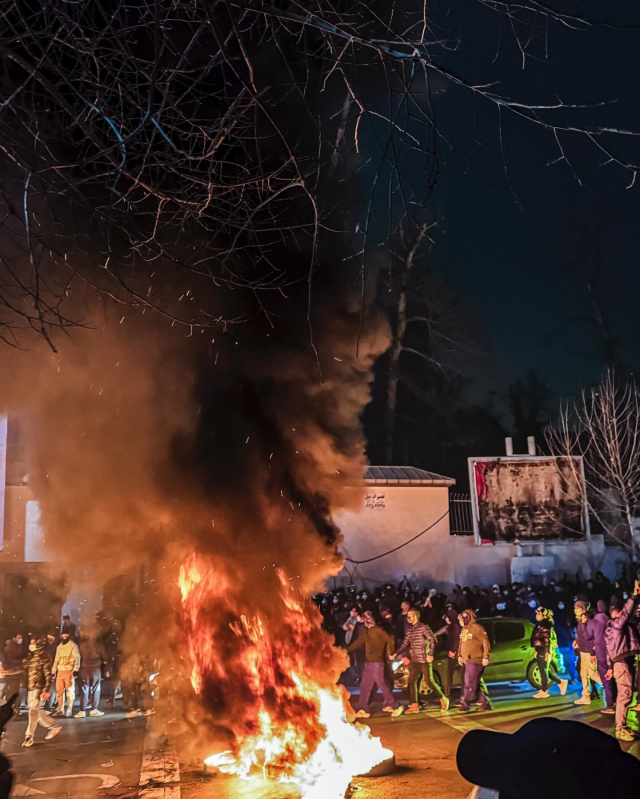 ABD'li senatörden Hamaney'in tehdidine jet yanıt: Dronlara dikkat edin