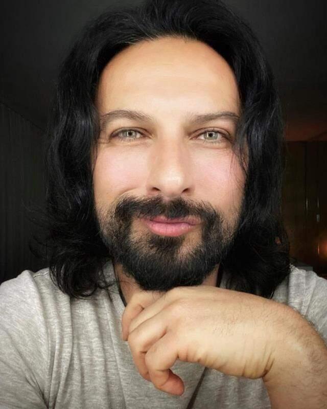 Yeni imajını paylaşan Tarkan, gündeme bomba gibi düştü
