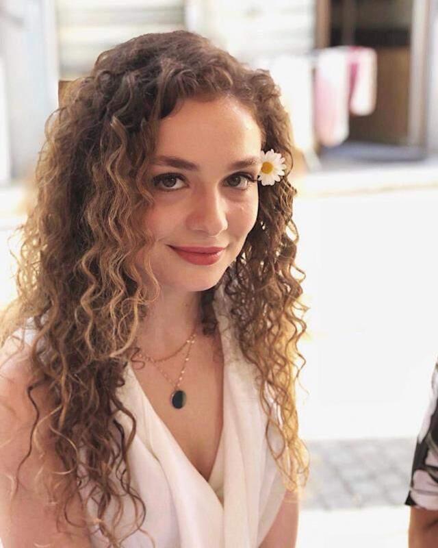 Yaz dizisiyle ün yaptı ama Z kuşağı onu epeydir tanıyor! Serra Arıtürk'ün eski sevgilisi ünlü bir Youtuber