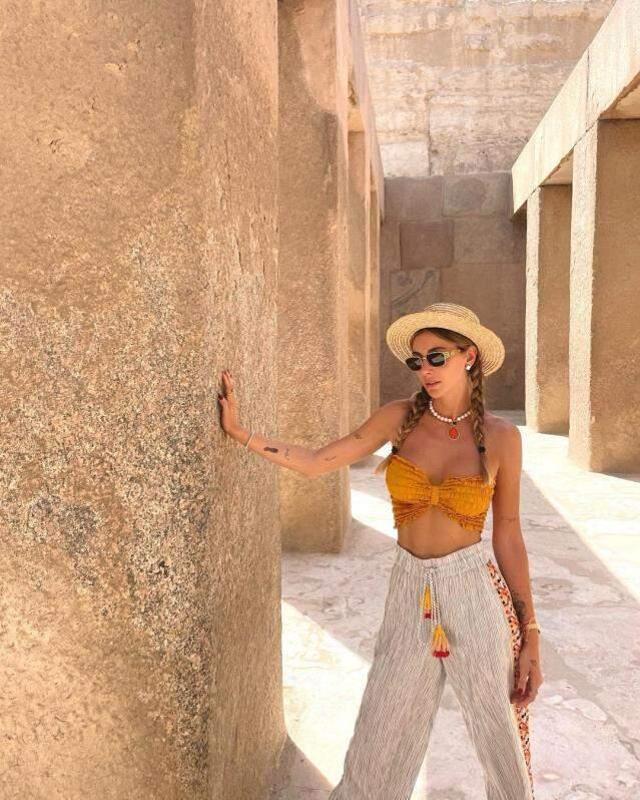 Tatile doymayan Şeyma Subaşı, bu sefer de at üstünde şaha kalktığı anları paylaştı