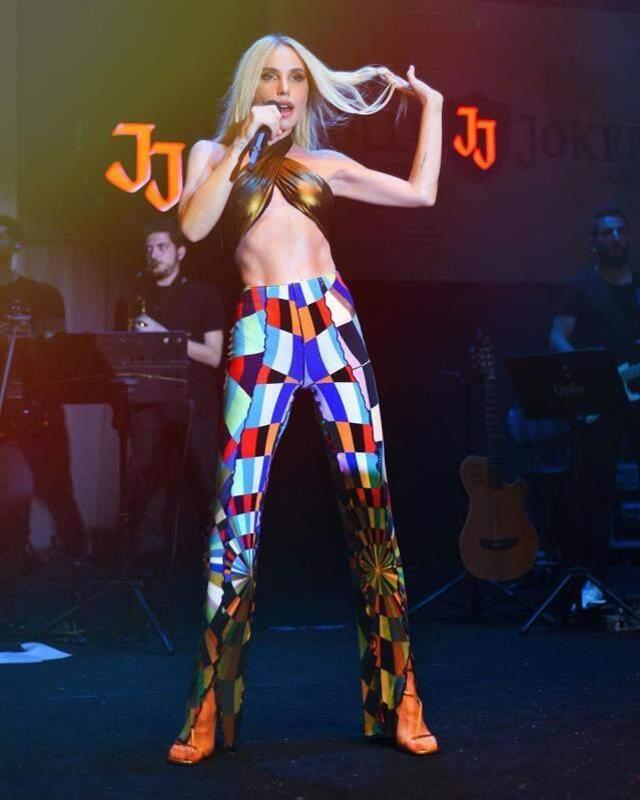 Gülşen'in karın kaslarının sırrı ortaya çıktı! Meğer spor yapmaktan değilmiş