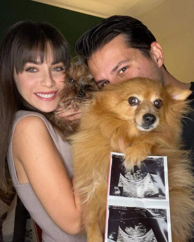 Fulya Zenginer hamile olduğunu açıkladı