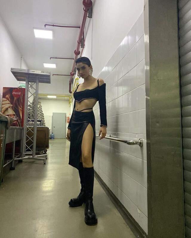 Hazar Ergüçlü'den cesur paylaşım! Hayranları şaşkına döndü