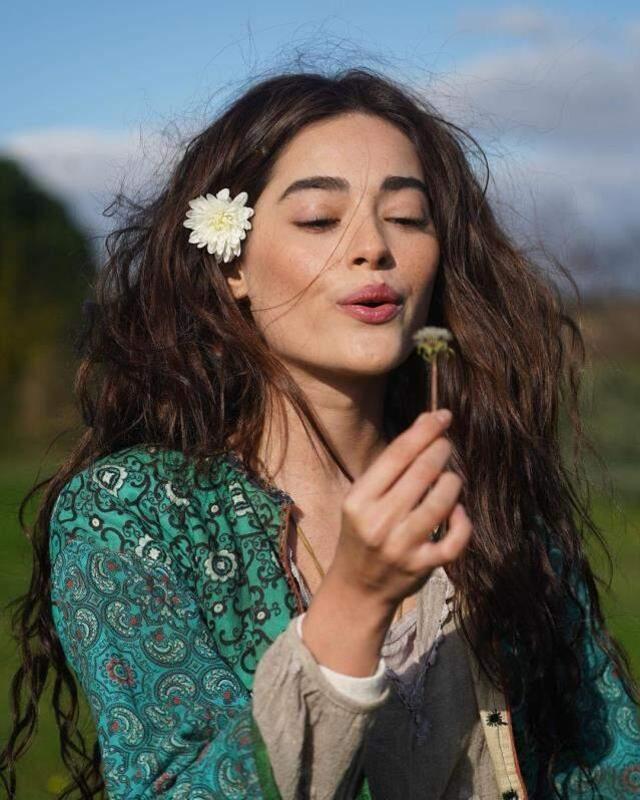 İbrahim Tatlıses, oyuncu Simay Barlas'a övgü yağdırdı: Diğer kadınlar onu örnek alsın