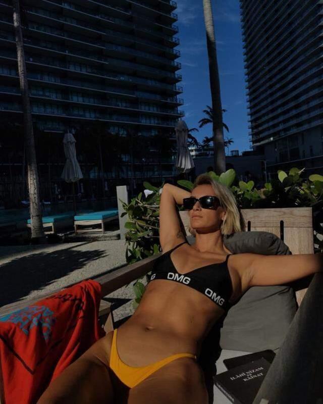 Didem Soydan bildiğiniz gibi! Bikinili paylaşımlarıyla olay oldu