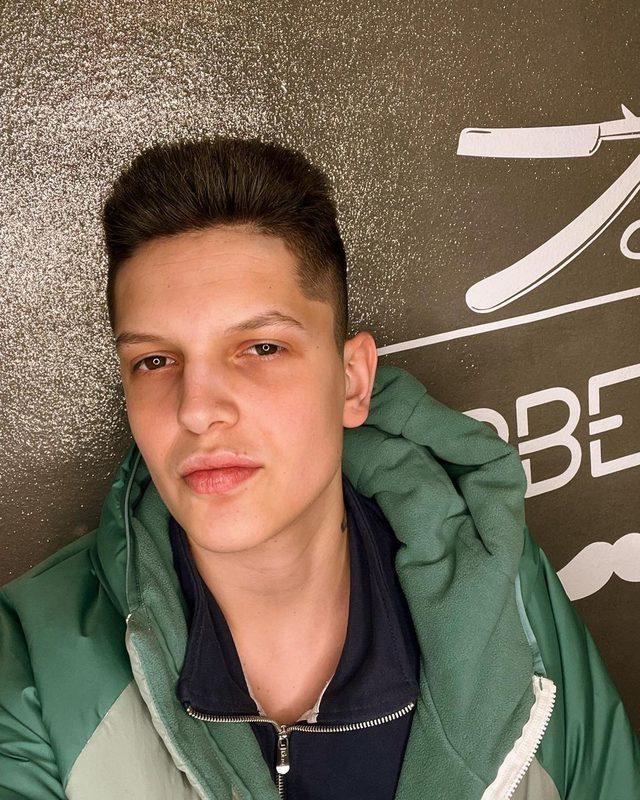 Ebrar Karakurt'tan radikal imaj değişimi! Pembe saçlarını unutun