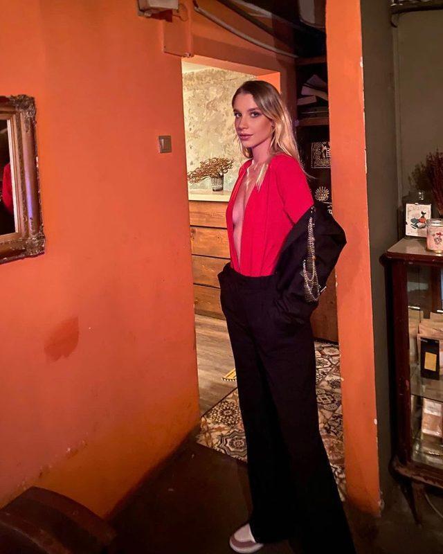 Ebrar Karakurt'tan ayrılan İmge'nin sütyensiz pozu bomba etkisi yarattı