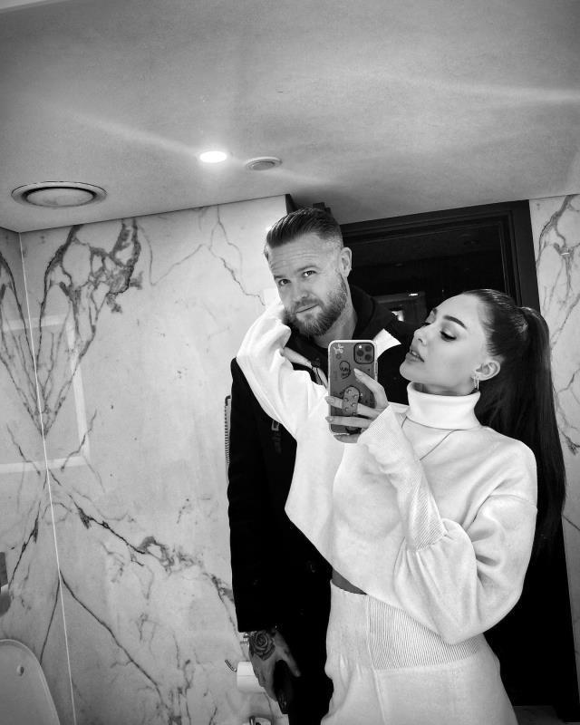 Yeni yaşını kutlayan Dilan Çiçek Deniz, mini elbiseli pozlarıyla beğeni yağmuruna tutuluyor