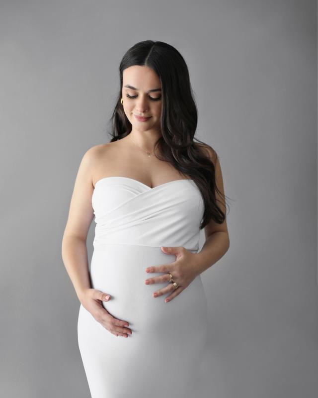 Oyuncu Hande Soral, ilk bebeğini kucağına aldı