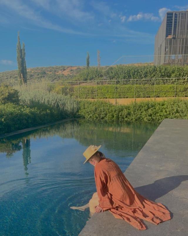 7,5 aylık hamile Demet Evgar, mayolu pozlarını paylaştı