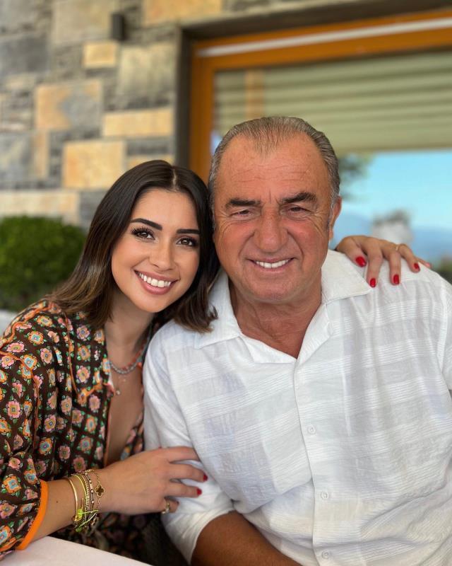 Kimi babasını, kimi kızını paylaştı! İşte ünlülerin Babalar Günü mesajları