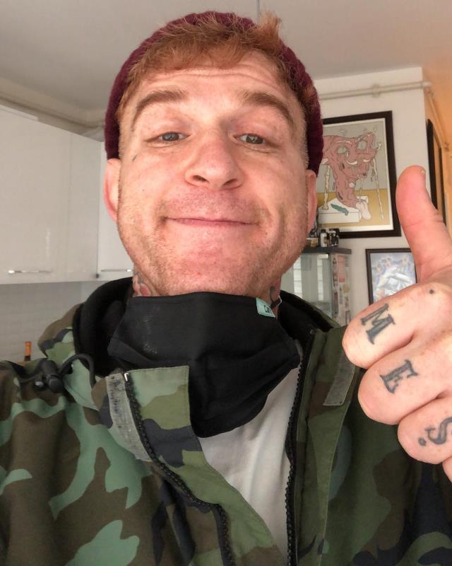 Gökhan Özoğuz'dan garsonun başında içki döken Demet Akalın'a tepki: Tıynetsiz ve seviyesiz