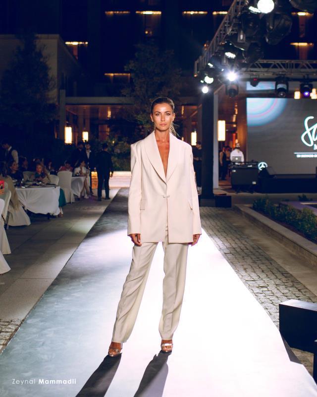 'She is Mercedes' projesi Bakü'de gerçekleşti! Raşit Bağzıbağlı, defilesiyle göz kamaştırdı