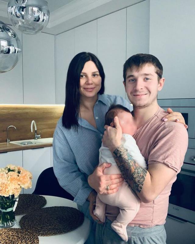 Üvey oğluyla ilişki yaşayan kadından bir skandal daha! Şimdi ikinci çocuğuna hamile