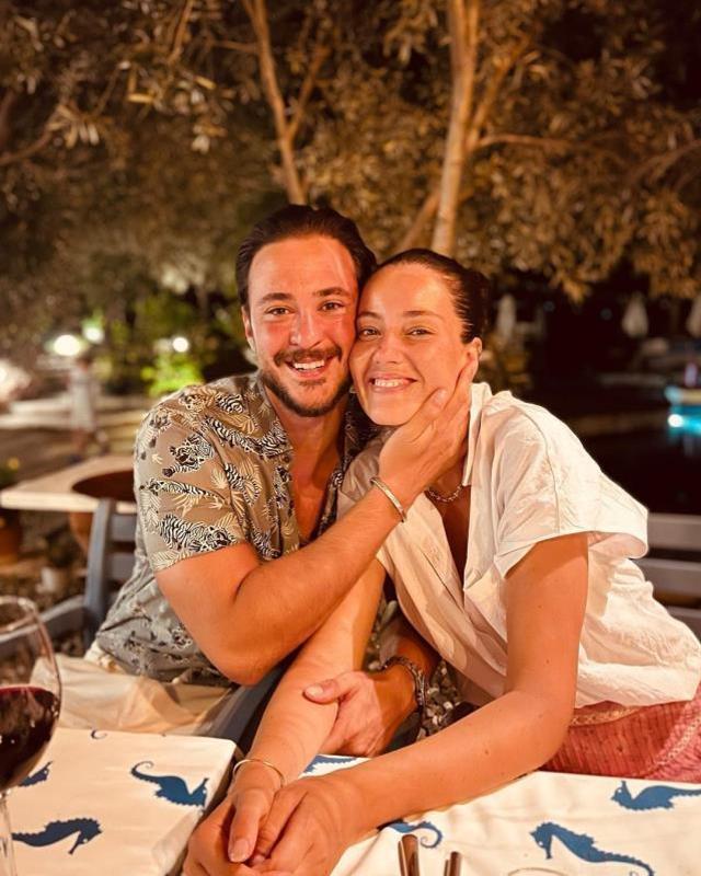 Oyuncu Pelin Akil, İstanbul'un göbeğinde yarım saatten fazla taksi bekledi